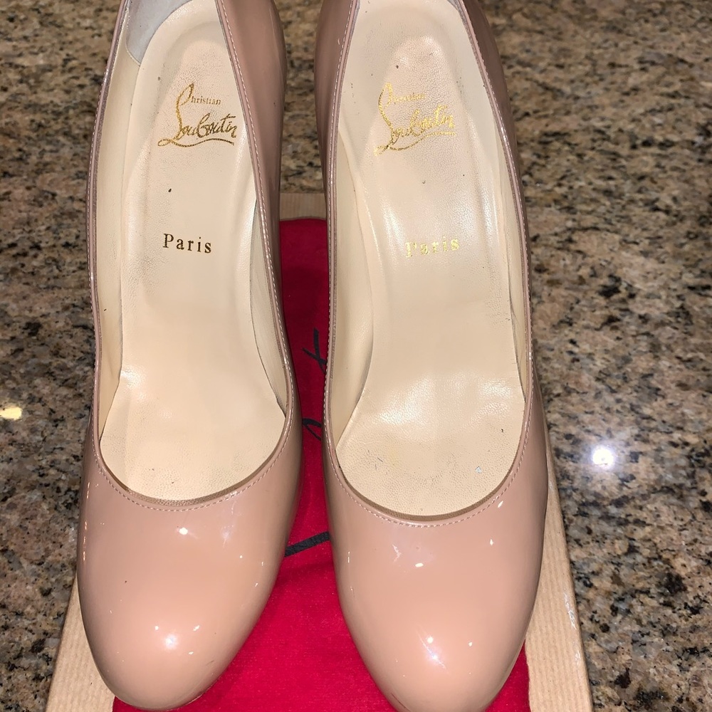 Christian loboutin shoe